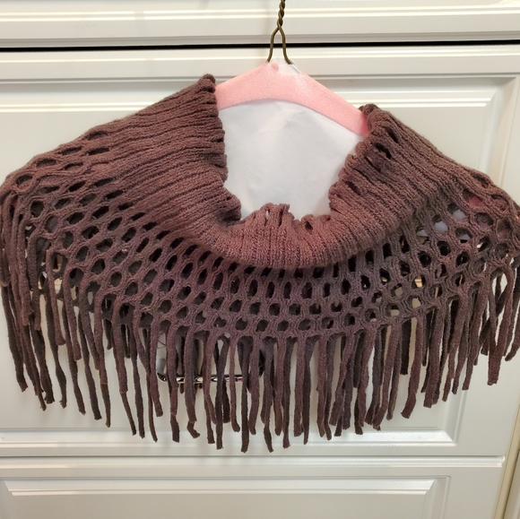 Fringed Eternity Scarf - Picture 2 of 2